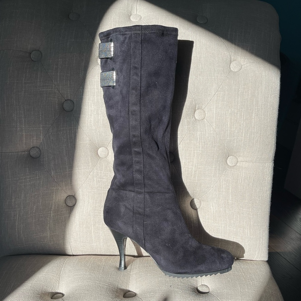 New! BCBG Woman Heeled Suede Black Boots. 9.5 - Picture 9 of 10